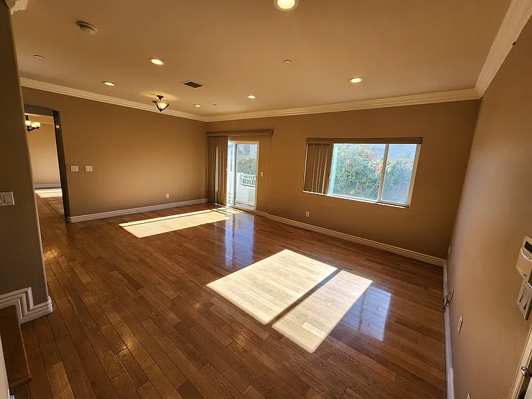 13620 Valerio St #10 — Photo 6