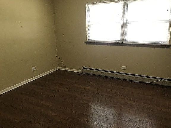 5th image of 300 W Burlington Ave APT 2