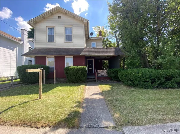 296 Walnut St, Lockport, NY 14094