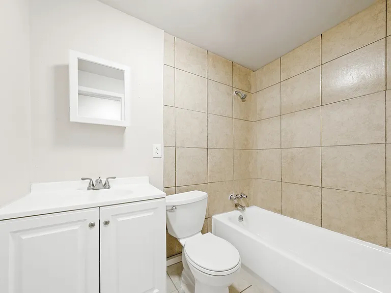 Tailwinds Apartments — Photo 20