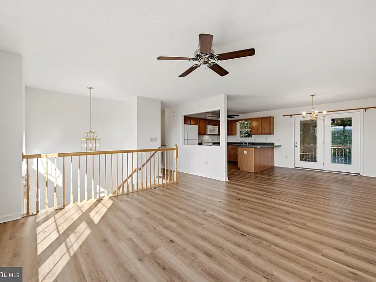 1183 River Bend Ct — Photo 10