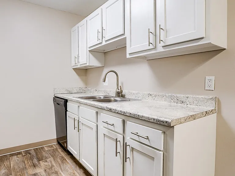 One Bedroom A (Renovated) - 1 Bed / 1 Bath - 720 Sq.Ft.