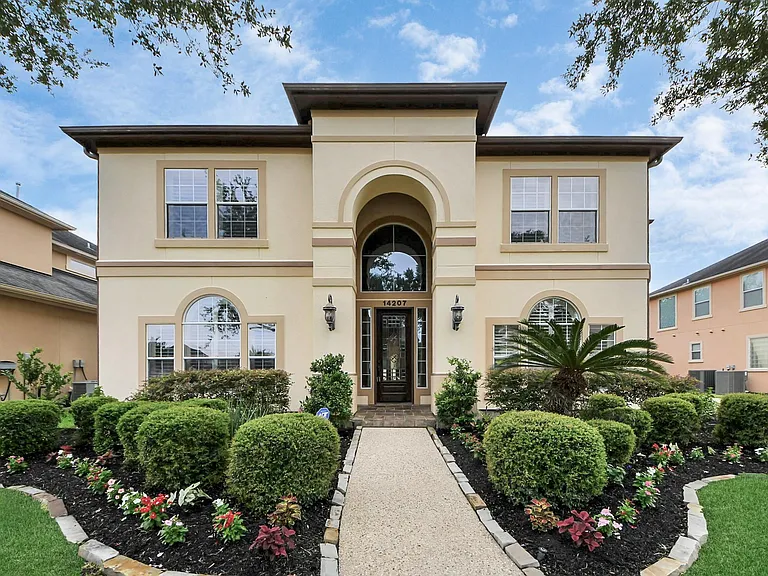 14207 Jade Cove Dr — Photo 2
