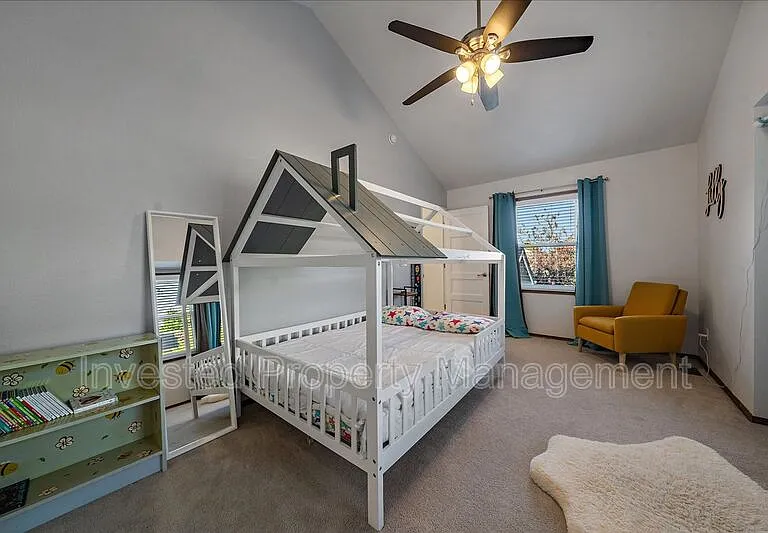 7291 Palisade Dr — Photo 25