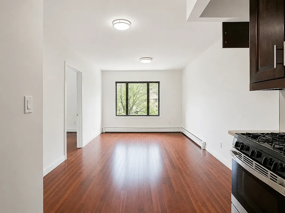 2120 Daly Ave #4C