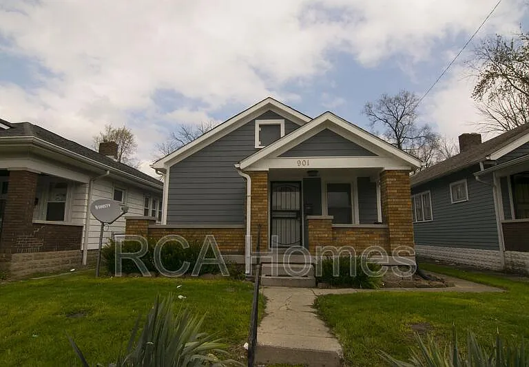 901 N Linwood Ave — Photo 1