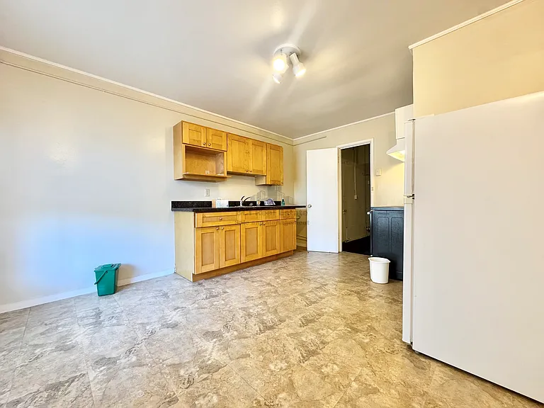 2422 Balboa St — Photo 7