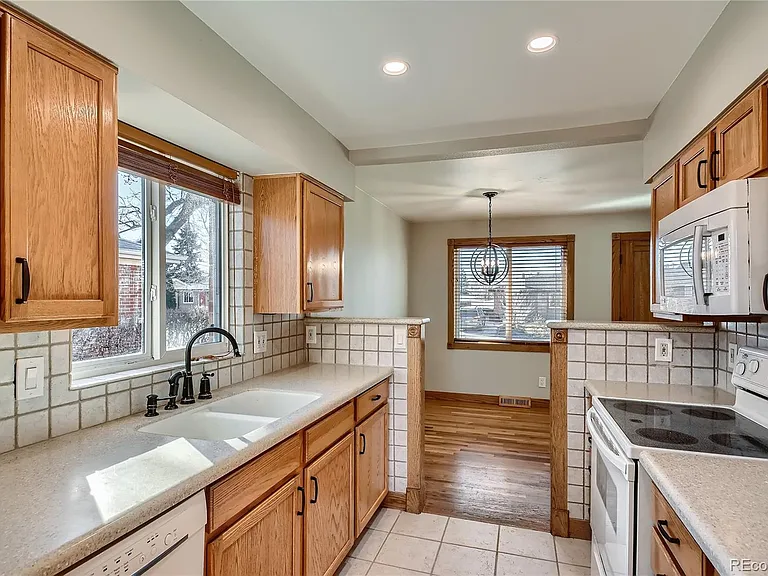 4010 S Jason St — Photo 3