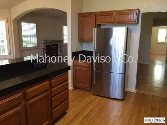 4th image of 135 Windsor Dr