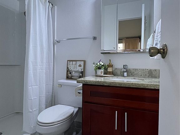 4th image of 98-99 Uao Pl APT 2810