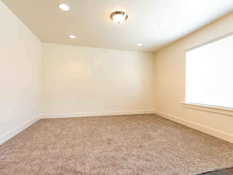 577 S 340 W — Photo 10