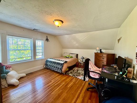5th image of 16 Hinckley St #3