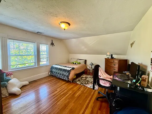 16 Hinckley St #3 — Photo 5