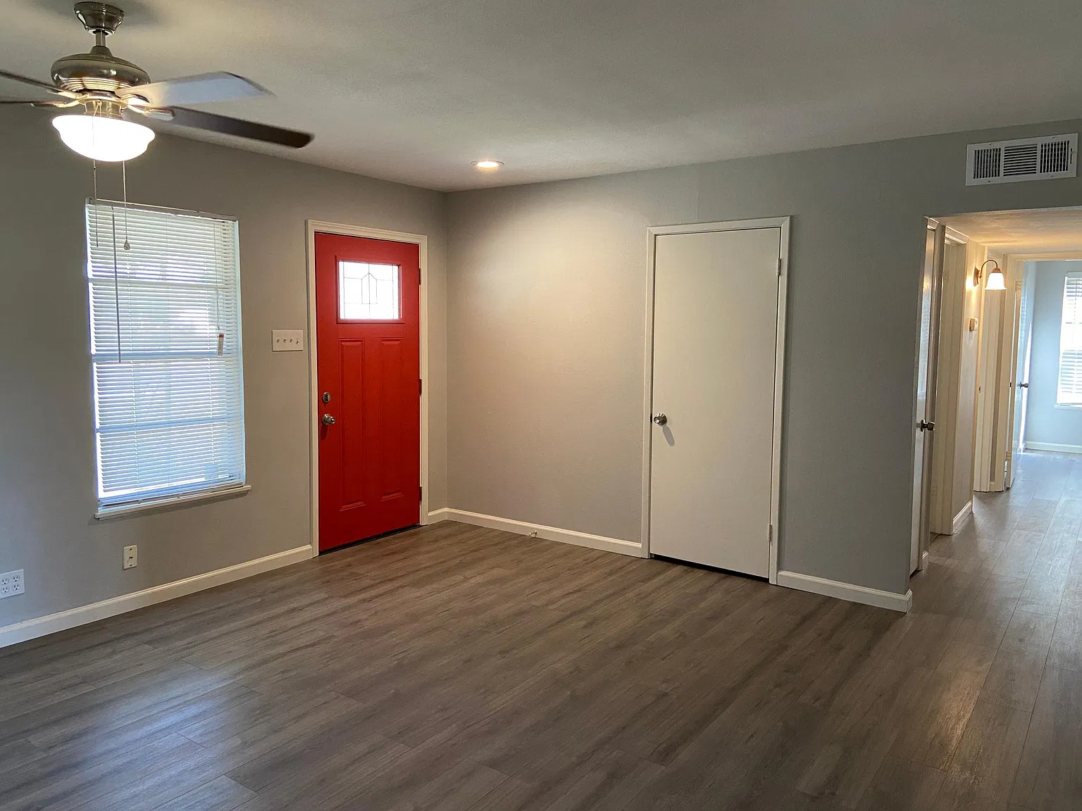 3 bed, 1434 sqft, $1,690 — Photo 2