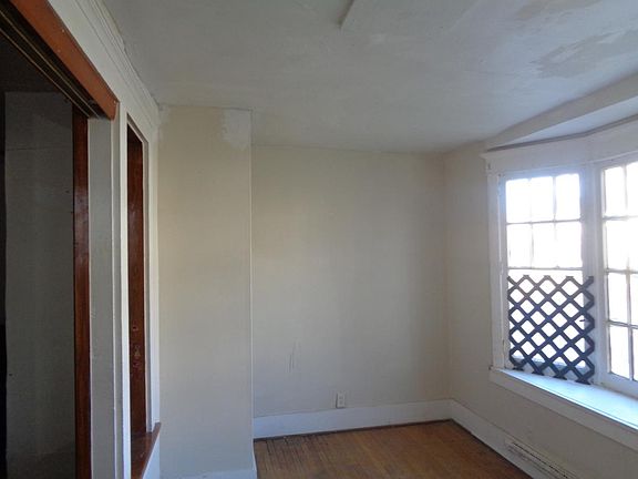 3rd image of 351 Minnesota Ave Fl 2nd