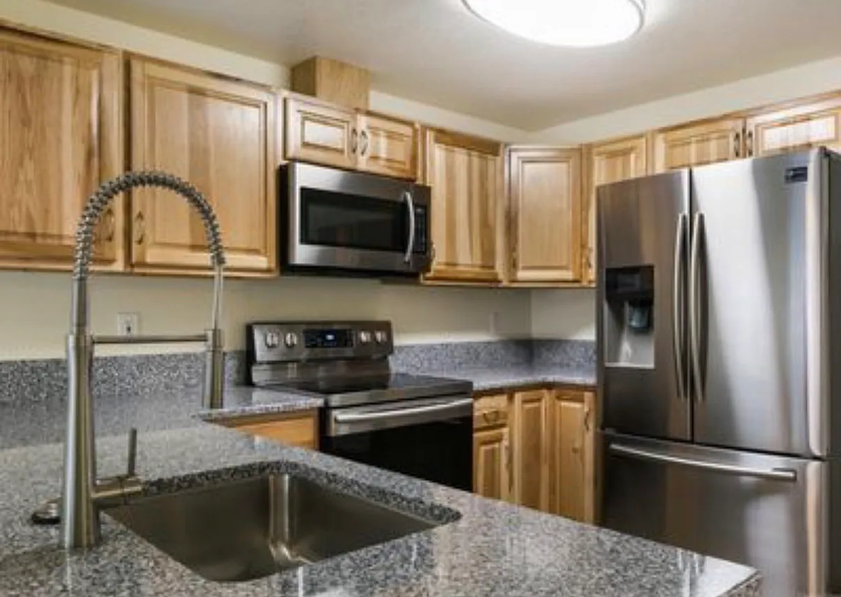 3 bed, 1321 sqft, $1,900 — Photo 4