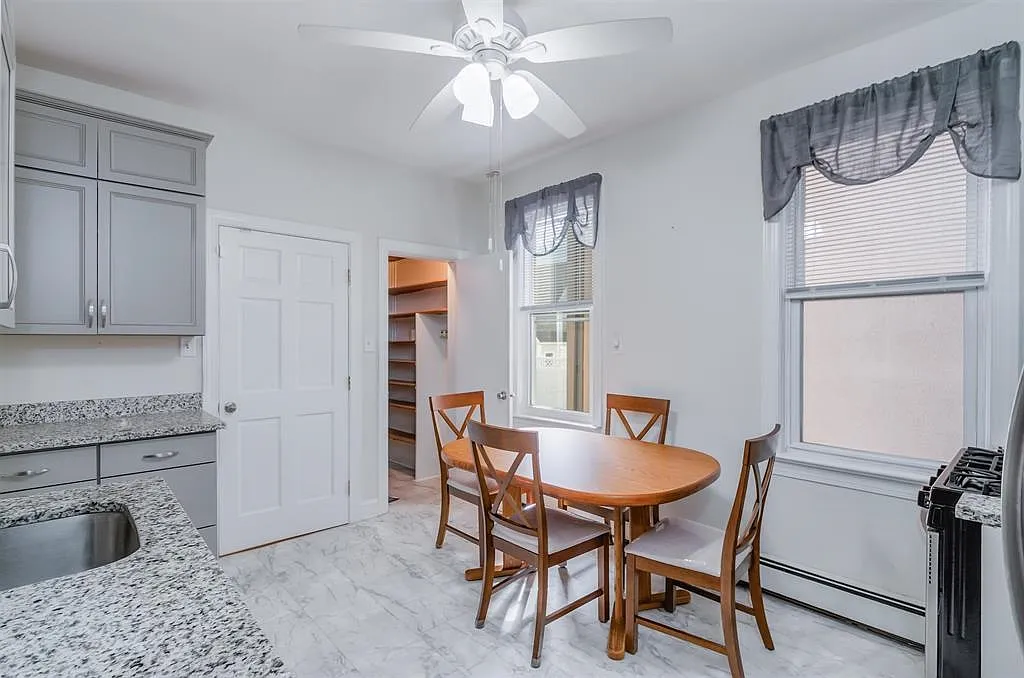 2 bed, 1.0 bath, $2,500 — Photo 4