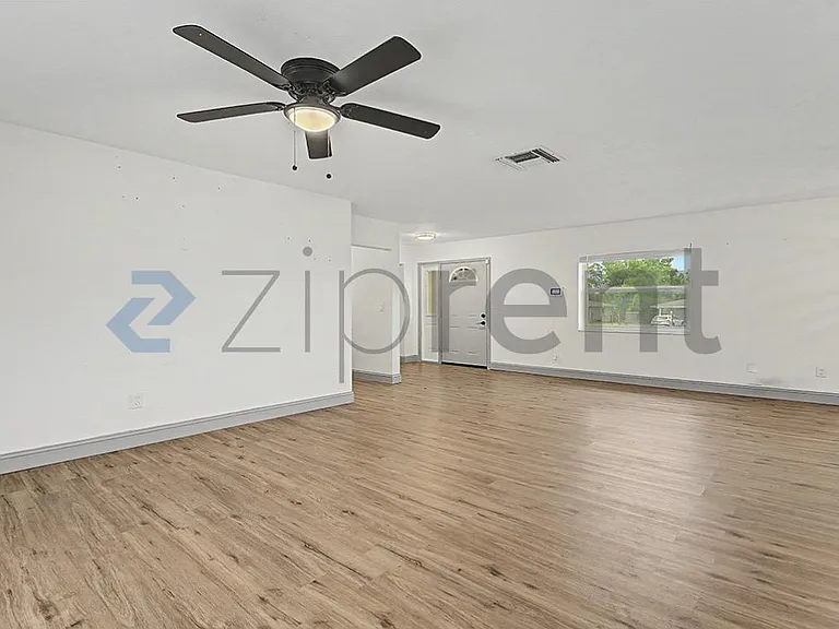 Living Room 4