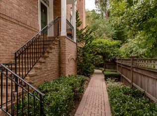 2323 Sawtooth Oak Ct, Vienna, VA 22182