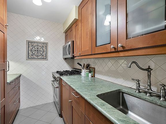 3rd image of 160 W End Ave APT 11H