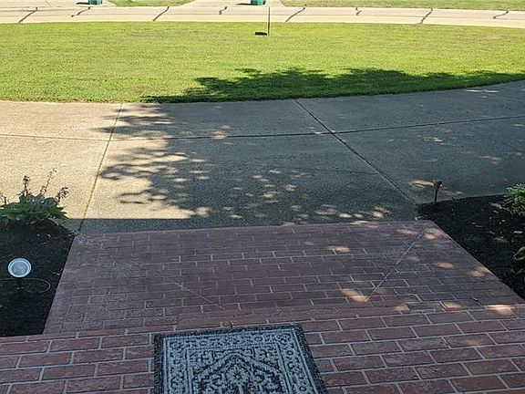3rd image of 5684 Louise Dr