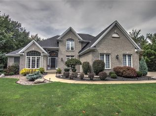 3326 Queens Ln, Hamburg, NY 14075