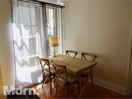 Rented by Mdrn Residential | media 2