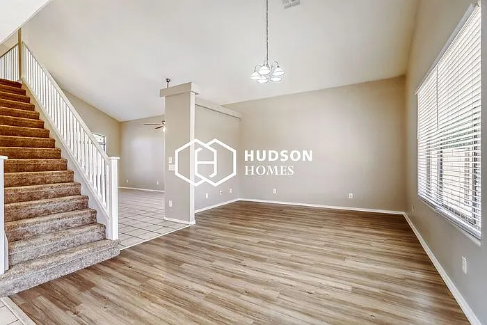 6411 S 23rd Ave — Photo 12