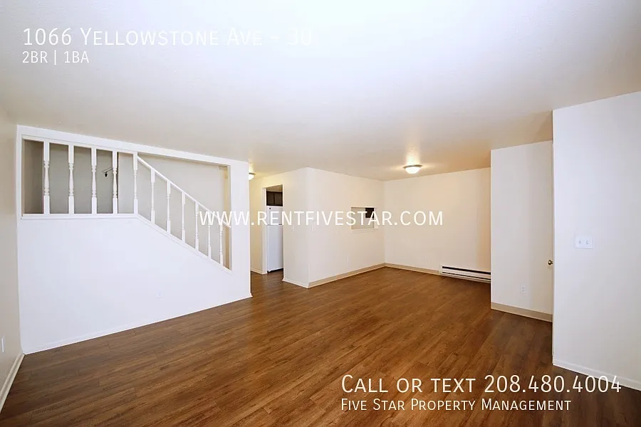 Centrally Located Townhouse with Fiber Optic Internet Included! — Photo 4