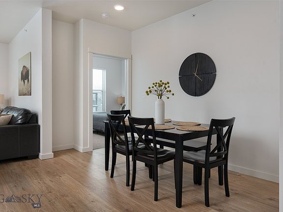 5th image of 2221 Willow Dr #137