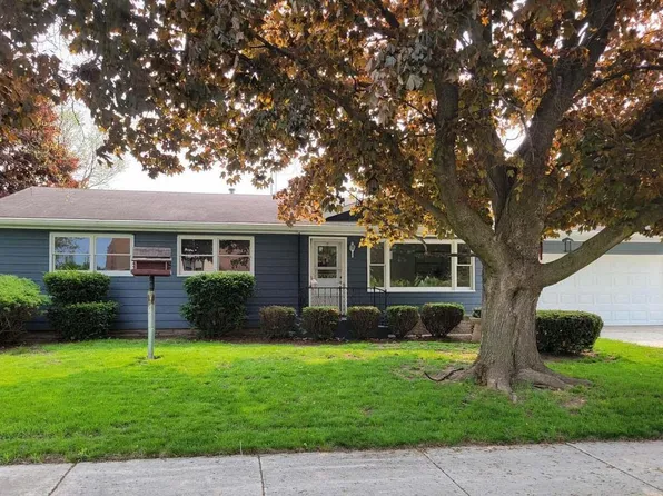 2020 Grant STREET, New Holstein, WI 53061