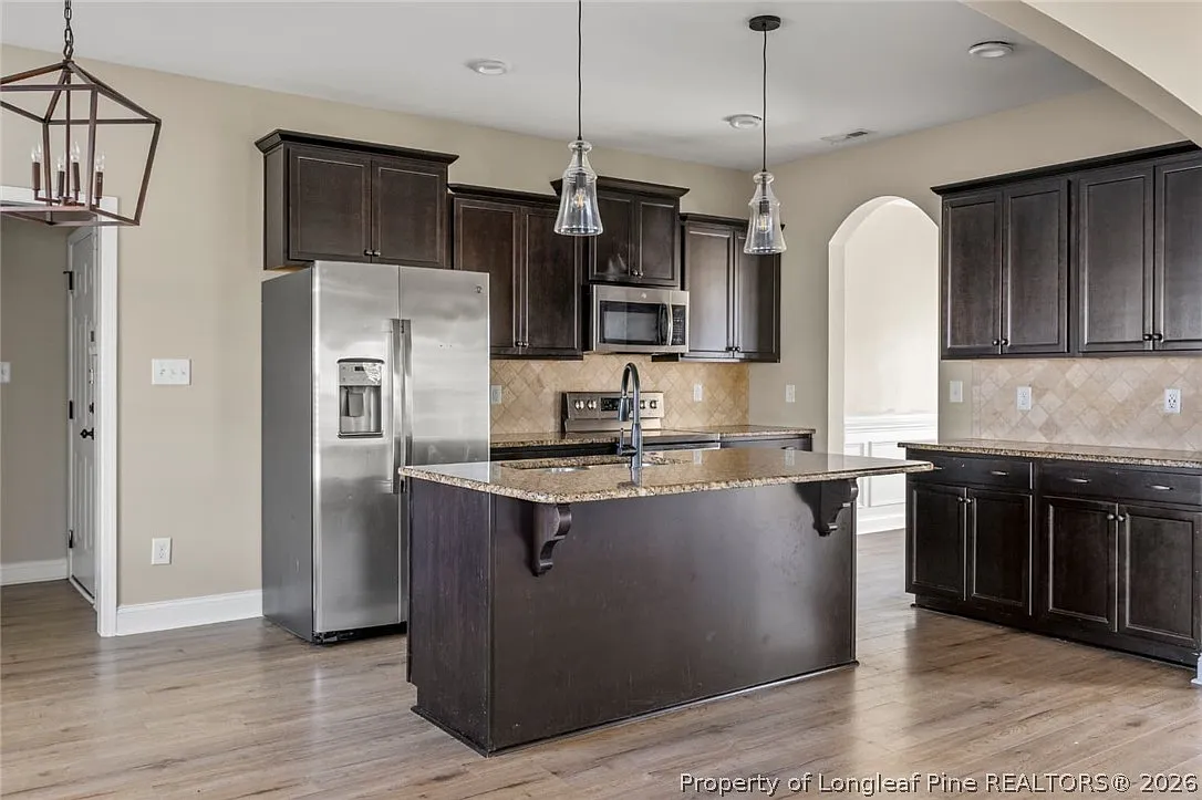 4 bed, 3.5 bath, 2441 sqft, $2,300 — Photo 4