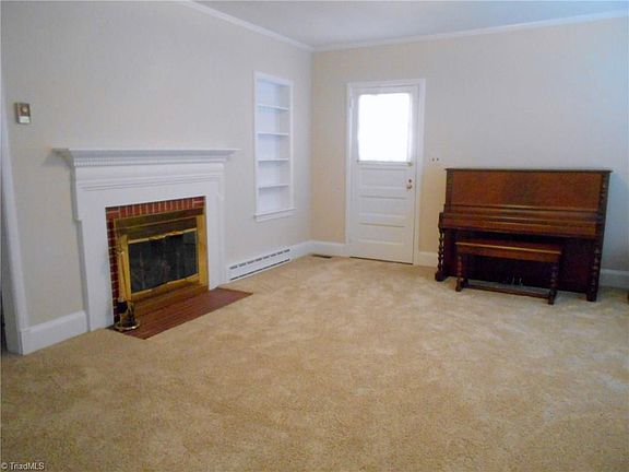 3rd image of 804 W Westwood Ave