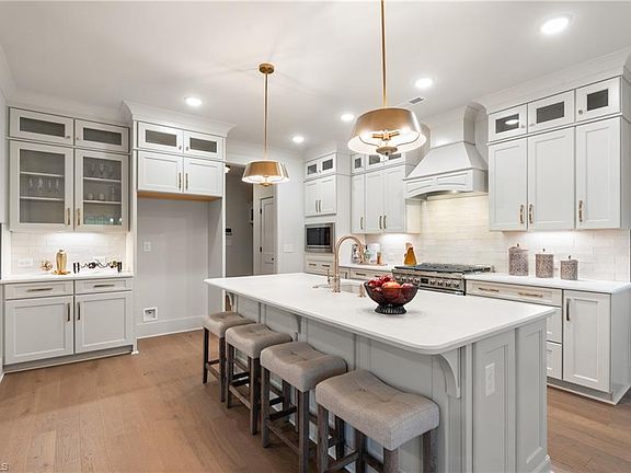 5th image of 1353 Maple Chase Ln