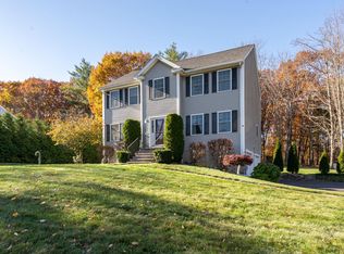 14 Chandler Ln, Raymond, NH 03077