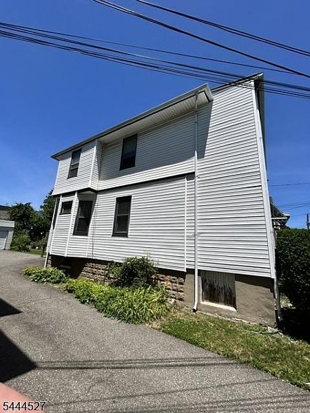 2nd image of 383 High St