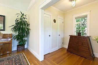 :: 260 San Fernando Way