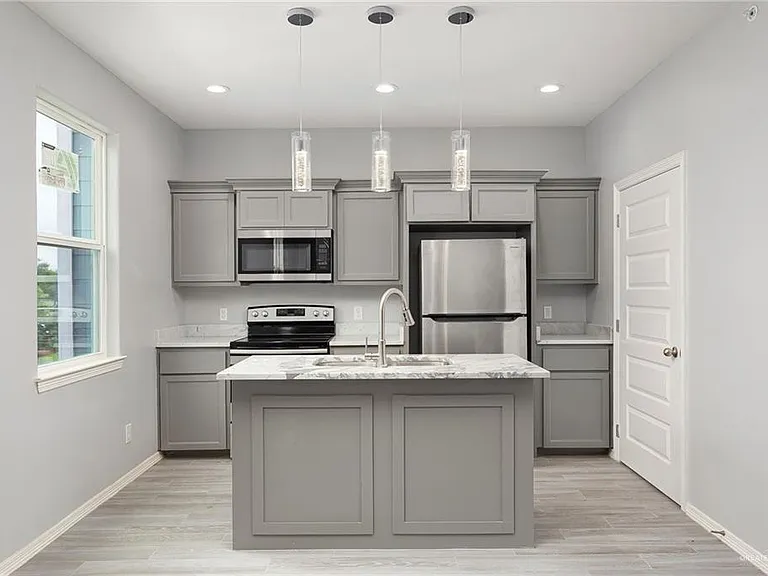 513 N Cynthia St — Photo 4