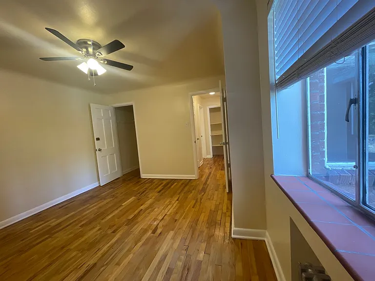 Don Edward Apartments — Photo 34