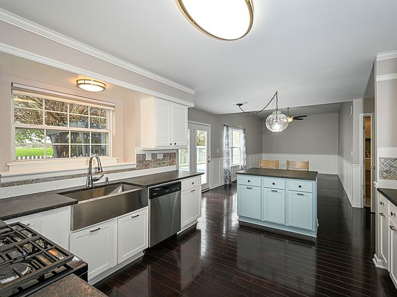 4th image of 756 Pinehurst Ct