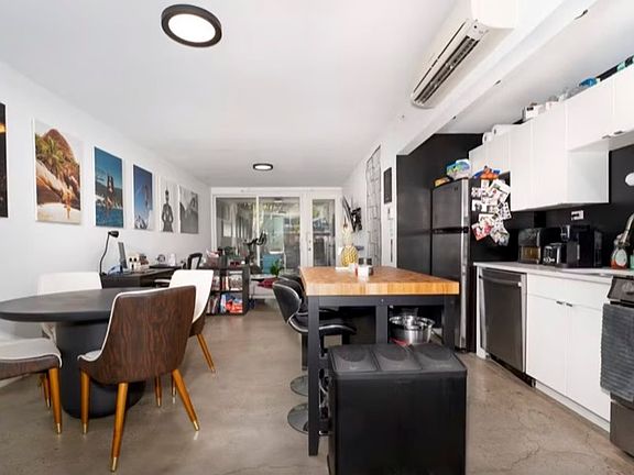 3rd image of 1311 Pacific St APT 202