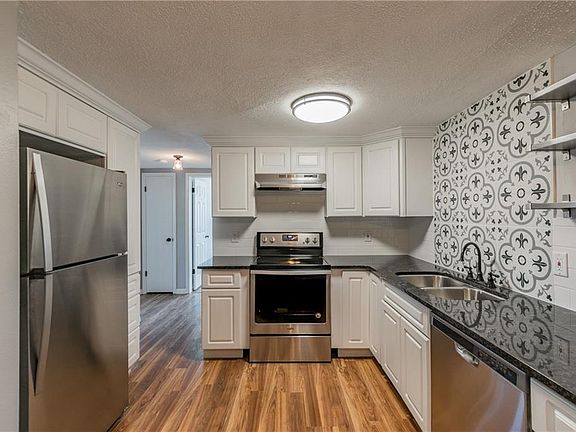 3rd image of 3426 Coldwell Dr