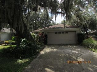 1422 Marsh Wood Dr, Seffner, FL 33584