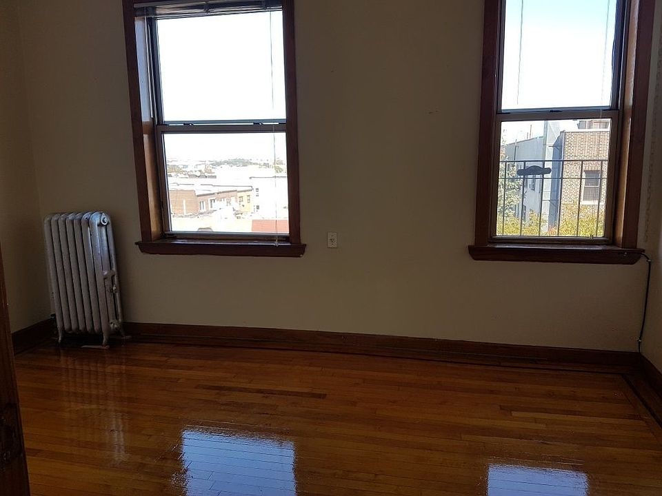 1st image of 2916 21st Ave APT 49