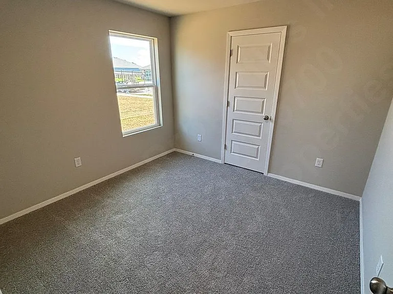 2713 Elliott St — Photo 8