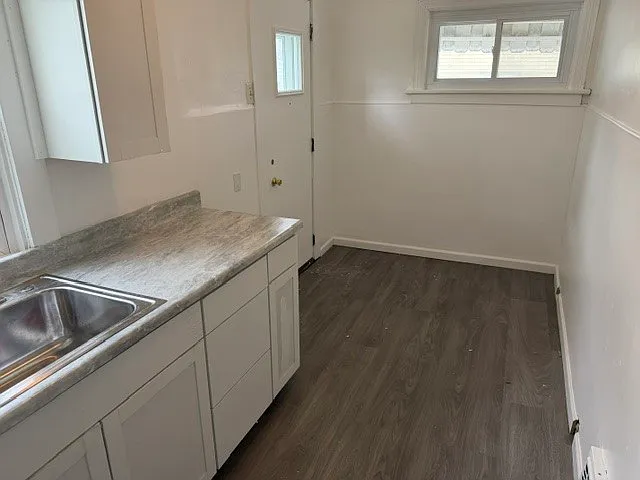 500 Russellwood Ave — Photo 8