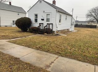 639 S 1st St, Rochelle, IL 61068