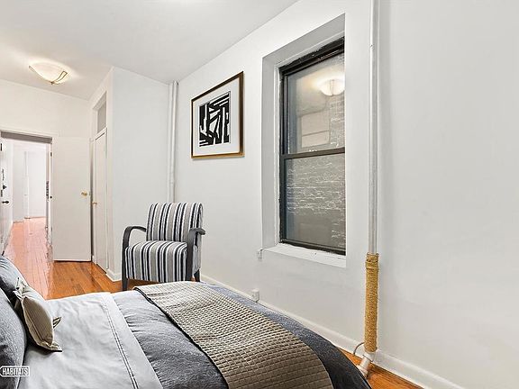 3rd image of 333 W 19th St APT 4W