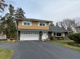 6N581 Glendale Rd, Medinah, IL 60157