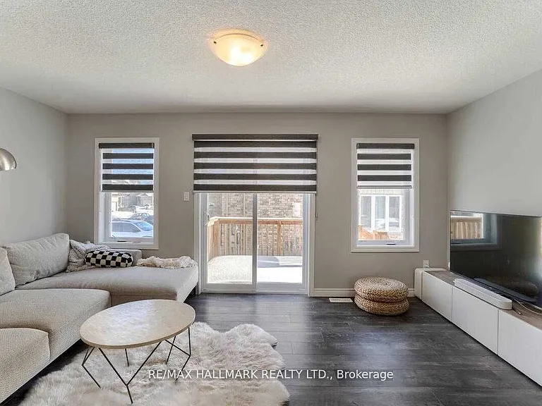 75 John Brabson Cres — Photo 5